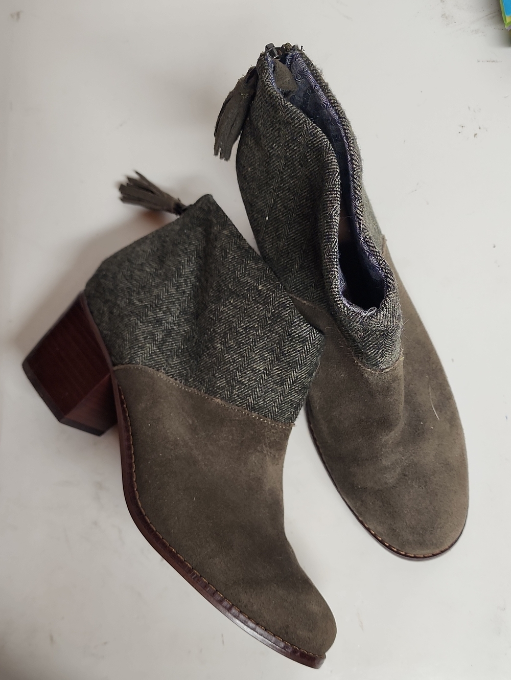 Toms Women's Olive Suede & Tweed Ankle Boots Size 8.5 Minimalist & Comfortable